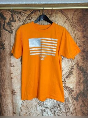 Men’s T-Shirt By Wrangler Riggs Workwear L/G Orange W/Diamond Plate USA Flag EUC